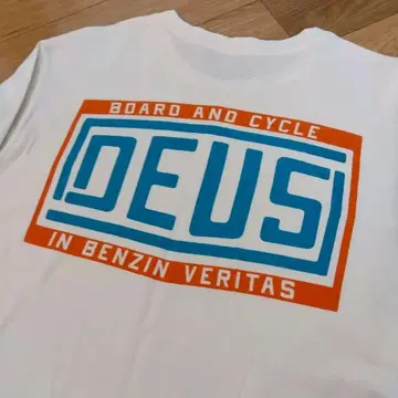 DEUS 백 로고 긴팔 티셔츠 롱티