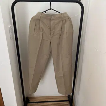 베이지 워크 팬츠 앞 포켓 부착