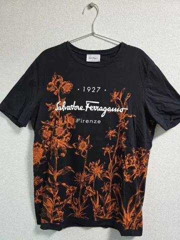 귀중품 Salvatore Ferragamo 티셔츠