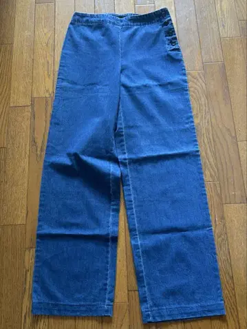 J.CREW 얇은 소재 스트레이트 데님 왼쪽 사이드 버튼