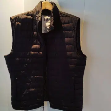 GAP 블랙 다운 베스트 S