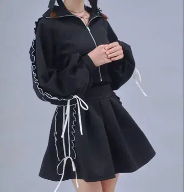 Lovilyn 프릴 리본 저지 셋업 블랙 저지