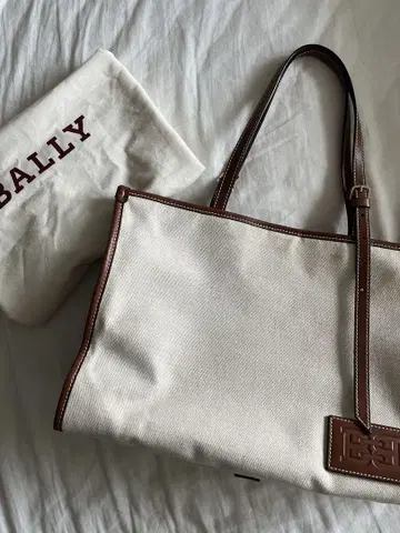 BALLY 크리스타리아 토트백