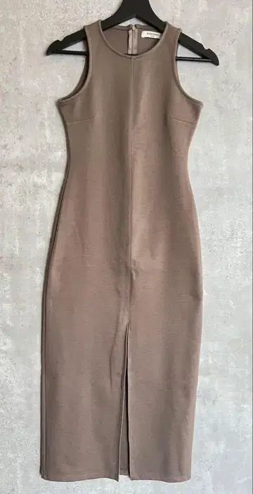 blackup ASKHAKI 슬리브리스 원피스 브라운