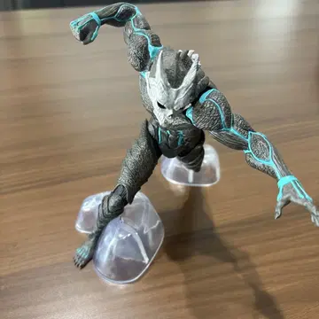 괴수 8호 피규어 상자 없음