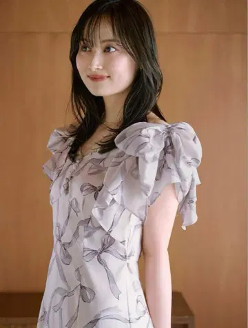 snidel 리본 슬리브 디자인 원피스