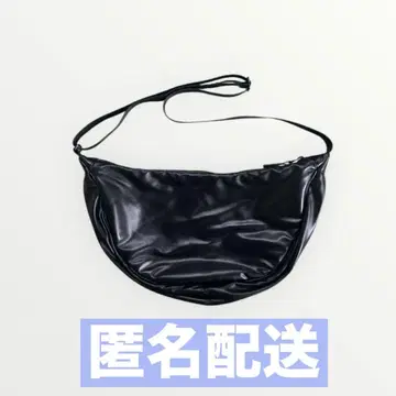 유니클로 UNIQLO:C 레더 터치 라운드 백 블랙