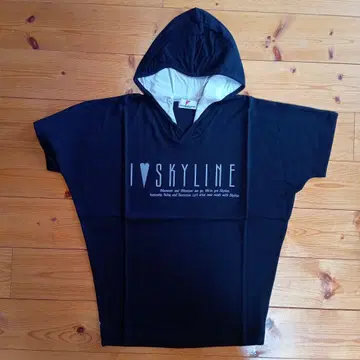 SKYLINE hood T-shirt