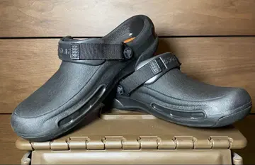 crocs 비스트로 프로 23cm 블랙 샌들