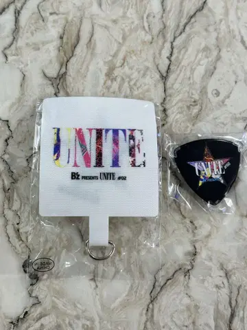 UNITE #02 굿즈 피크 배치 폰탭