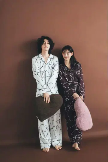 SNIDEL HOME 하트 프린트 새틴 셔츠, 하트 프린트 새틴 팬츠