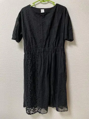 레이스 디자인 블랙 원피스