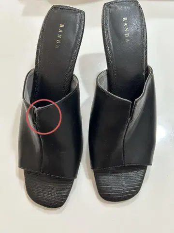 RANDA 블랙 뮬 샌들