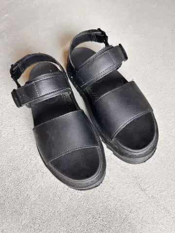 Dr.Martens 닥터마틴 샌들 스트랩 VOSS 블랙 UK5