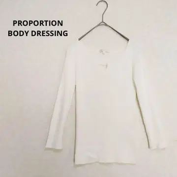프로포션 바디 드레싱 화이트 긴팔 티셔츠 화이트