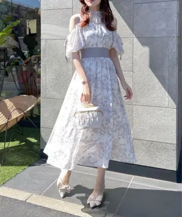 NOMAE 컷 아웃 리본 꽃무늬 원피스