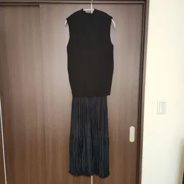 Mila Owen 슬리브리스 롱 원피스 블랙