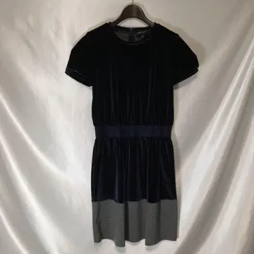EMPORIO ARMANI 엠포리오 아르마니 무릎 기장 원피스