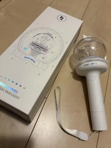 FRUITS ZIPPER FAN LIGHT 화이트