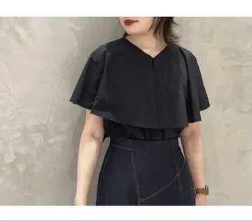 브렌헤임 빅 칼라 슬리브리스 블라우스
