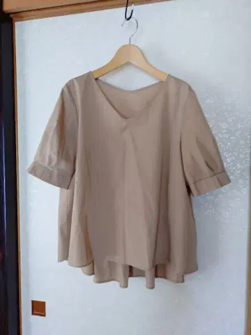 쿠미쿄쿠 L XL 베이지 V넥 반팔 셔츠 L 사이즈