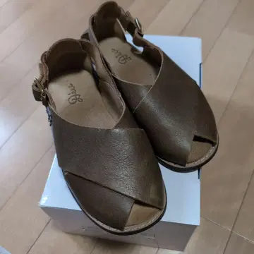 diu 천연 가죽 크로스 스트랩 샌들 카키 S