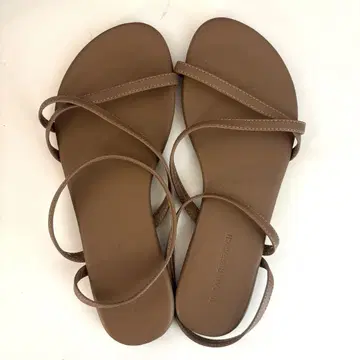 새상품 어반 리서치 비대칭 샌들 모카