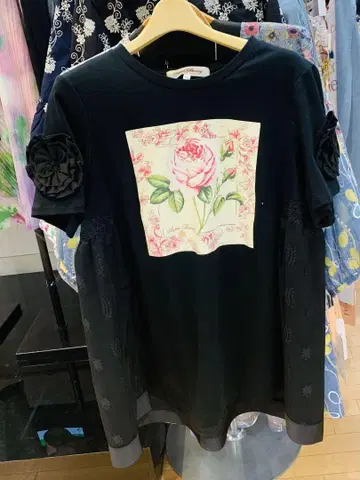 Super Beauty 장미 프린트 티셔츠 42(M)