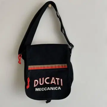 DUCATI 메신저 백 블랙