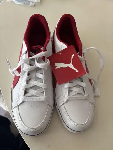 새상품 푸마 PUMA 스니커즈 24.5
