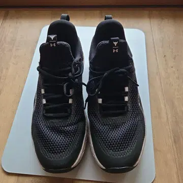 Under Armour BSR 블랙 스니커즈 29.5cm