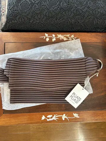PLATS PLAS 플리츠 파우치 브라운