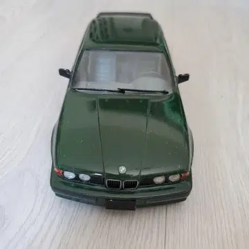 BMW 다크 그린 4 도어 (배송비 포함)