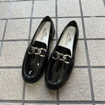 TEMPERATE 블랙 로퍼