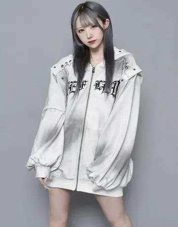 REFLEM 크로스 패치 2WAY 세퍼레이트 슬리브 지퍼 후드티