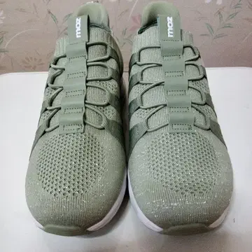 MOZ 모즈 새상품 스니커즈 23.5cm