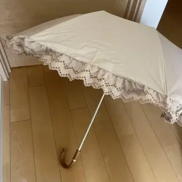 Gracy 그레이시 베이지 프릴이 달린 접이식 양산