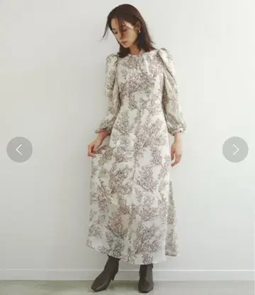 스나이델 하이넥 헴 플레어 원피스
