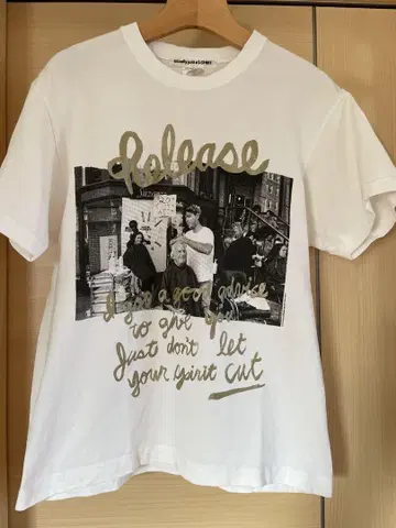 usually just a T-SHIRT 화이트