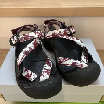 새상품급 23.5cm 수륙양용 샌들