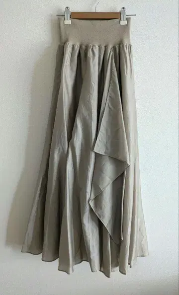 And Couture 앙데팡당 롱 스커트