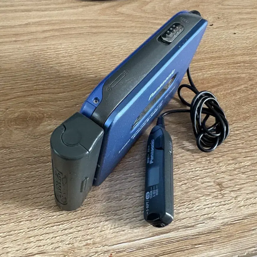 Panasonic - カセットウォークマン Panasonic RQ-SX25V「完動、美品」 ジャンク Panasonic RQ-SX25V カセットプレーヤー - メルカリ