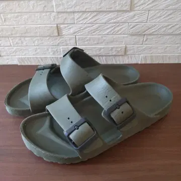 BIRKENSTOCK 올리브 그린 컴포트 샌들 38