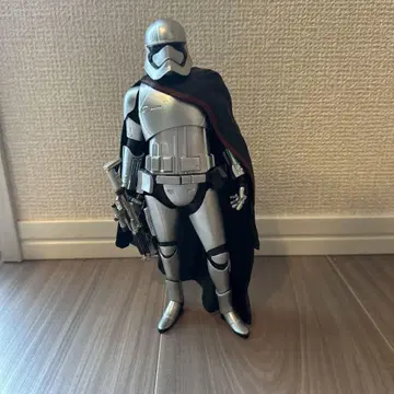 STAR WARS 스타 워즈  캡틴 파즈마 피규어
