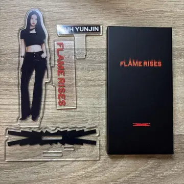 LE SSERAFIM FLAME RISES 윤진 아크릴 스탠드 한국