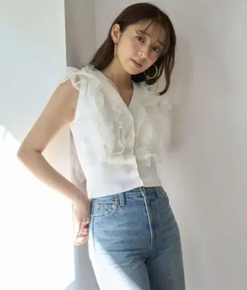 SNIDEL 튤 프릴 슬리브리스 니트 풀오버