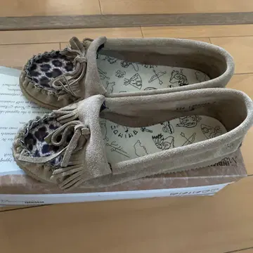 새상품급 FRAMe WORK 베이지 스웨이드 모카신 프레임워크