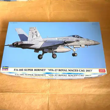 하세가와 F/A-18E 슈퍼 호넷 VFA-27 로얄 메이시스 CAG