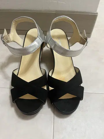 페달라 24cm 블랙 샌들