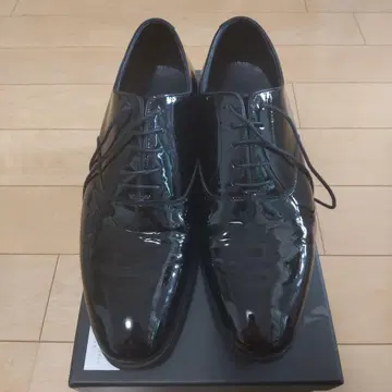트리트 드레싱 에나멜 신발 25.5cm